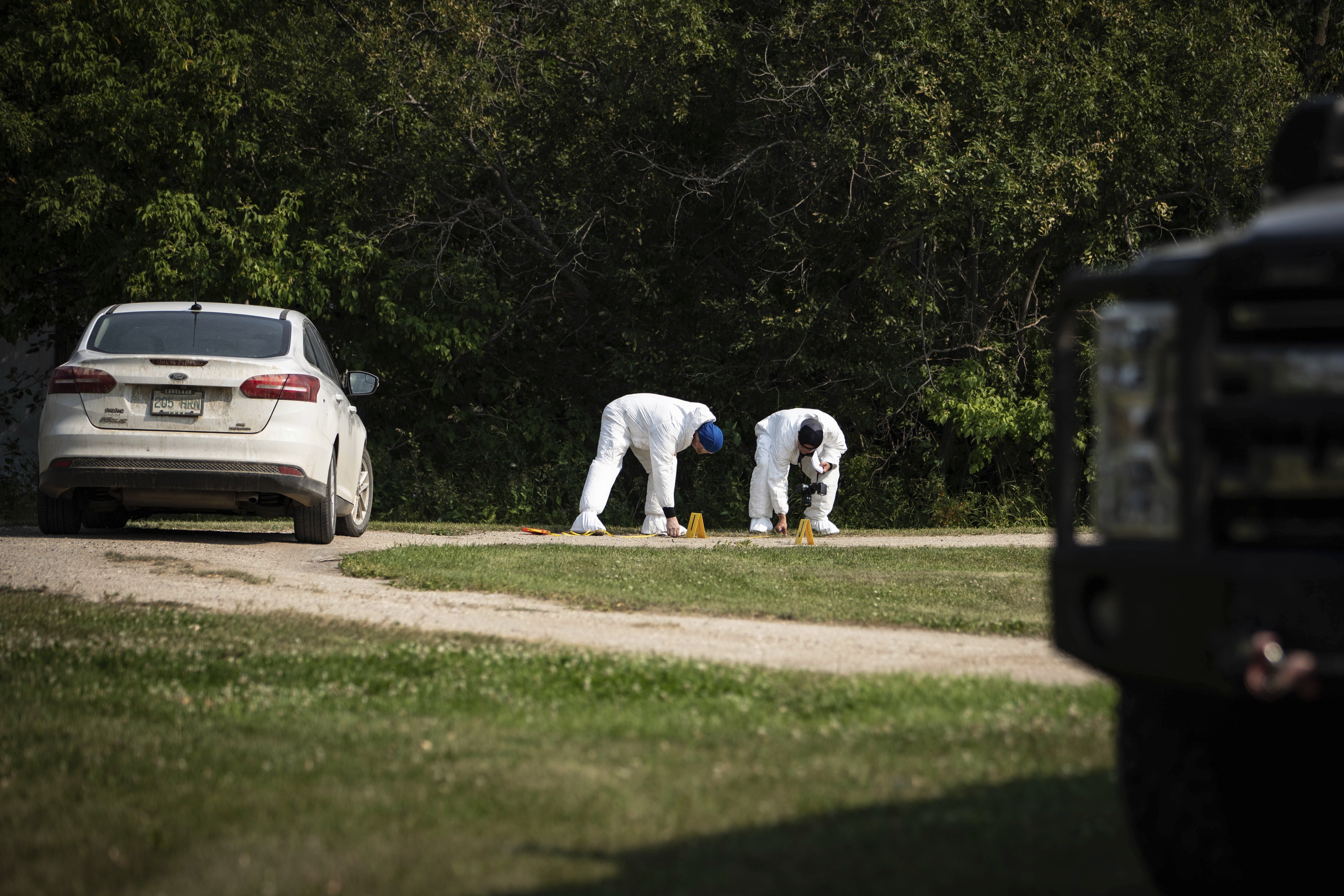 Fears High as Canadian Police Search for Stabbing Suspect – NBC Boston