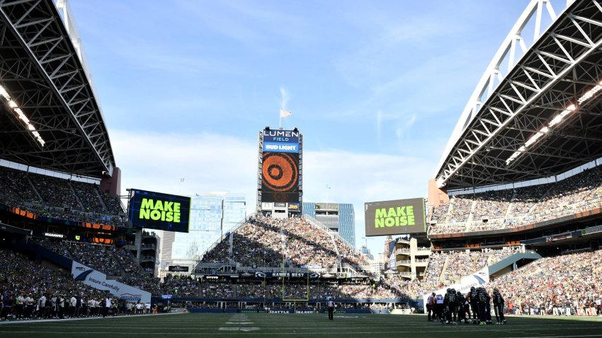 D.K. Metcalf takes in Levi's Stadium prior to 'MNF'