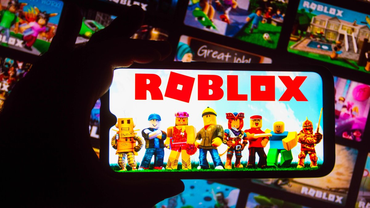 Millions flocking to grow virtual gardens in viral Roblox game