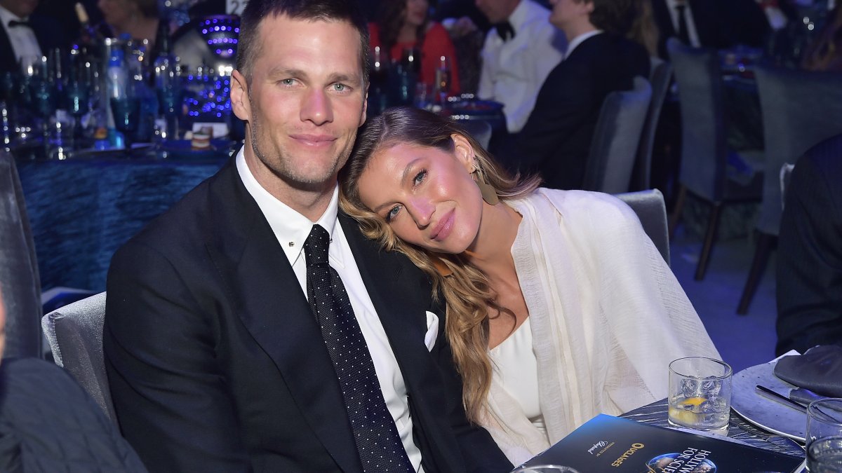 Gisele Bundchen & Tom Brady Visit Boston Park with the Kids