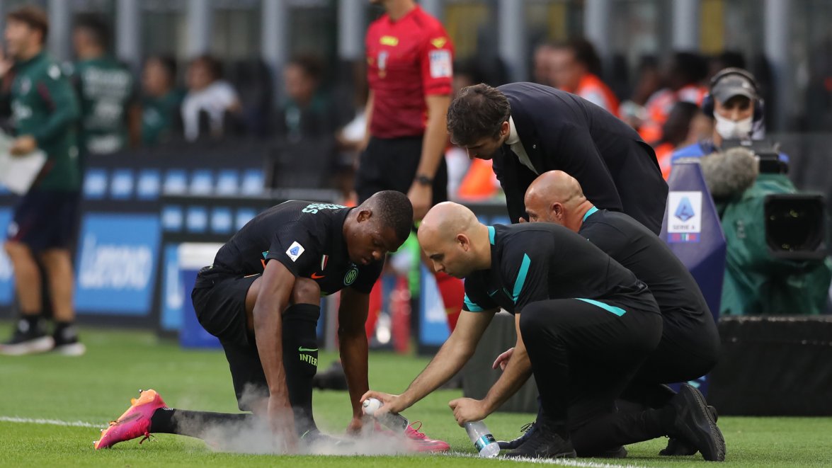 Footballer Using Inhaler What’s the ‘Magic Spray’ That Soccer Players Use on the Pitch? – NBC Boston