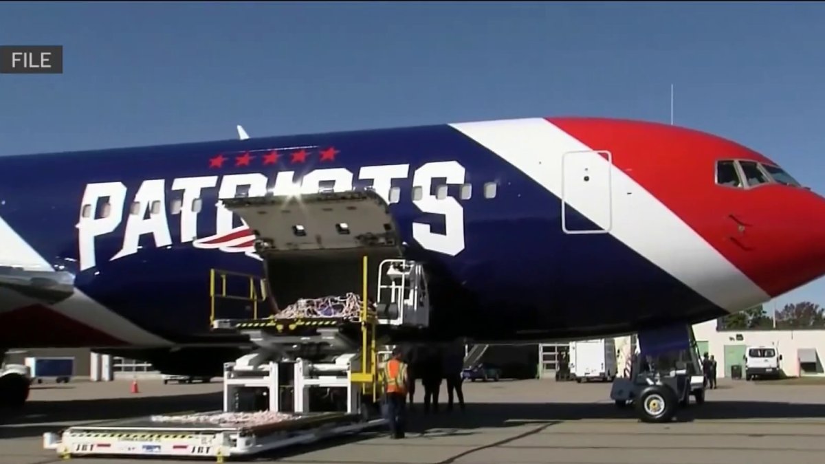 Patriots Team Plane Flies UVA Football Players to Teammates’ Funerals
