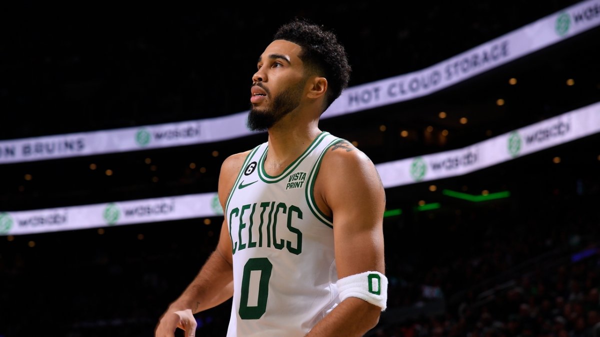 Technical Foul for Clapping? NBA Stars React to Bizarre Call Against Jayson Tatum