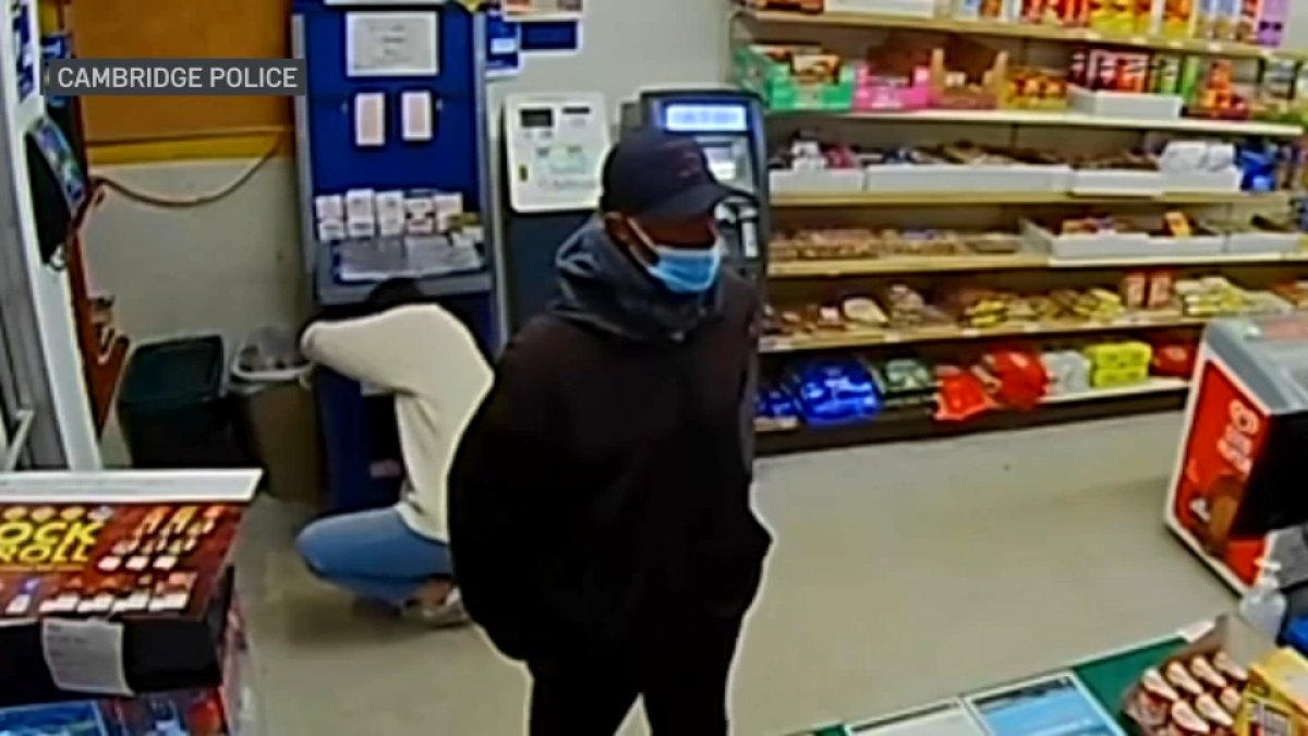 Cambridge Police Ask For Help Identifying Suspect In Convenience Store Armed Robbery Nbc Boston 7341