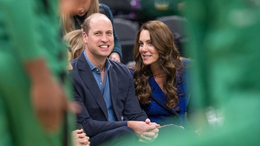 BOSTON, MASSACHUSETTS – NOVEMBER 30: (NO UK Sales For 28 Days Post Create Date) (USER IS NOT PERMITTED TO DOWNLOAD OR USE IMAGE WITHOUT PRIOR APPROVAL) Prince William, Prince of Wales and Catherine, Princess of Wales, watch the NBA basketball game between the Boston Celtics and the Miami Heat at TD Garden on November 30, 2022 in Boston, Massachusetts. The Prince and Princess of Wales are visiting the coastal city of Boston to attend the second annual Earthshot Prize Awards Ceremony, an event which celebrates those whose work is helping to repair the planet. During their trip, which will last for three days, the royal couple will learn about the environmental challenges Boston faces as well as meeting those who are combating the effects of climate change in the area. (Photo by Samir Hussein – Pool/WireImage)