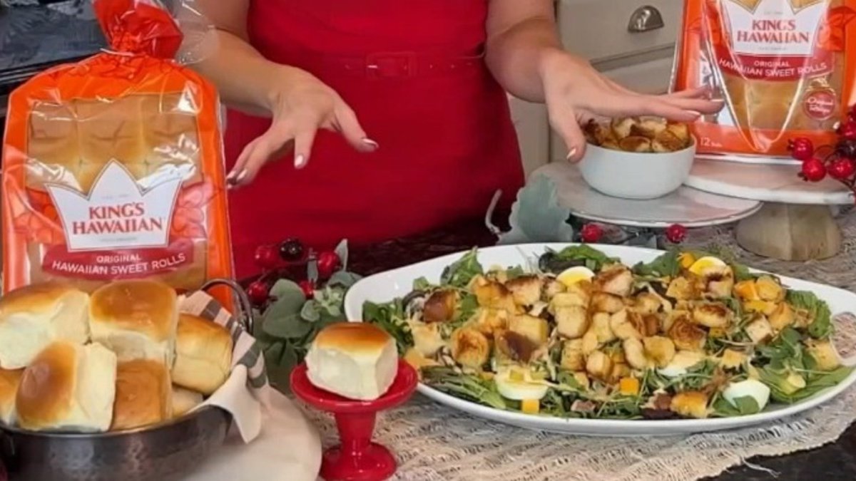 How You Can Use King’s Hawaiian Rolls For A ‘Light’ Leftovers Recipe