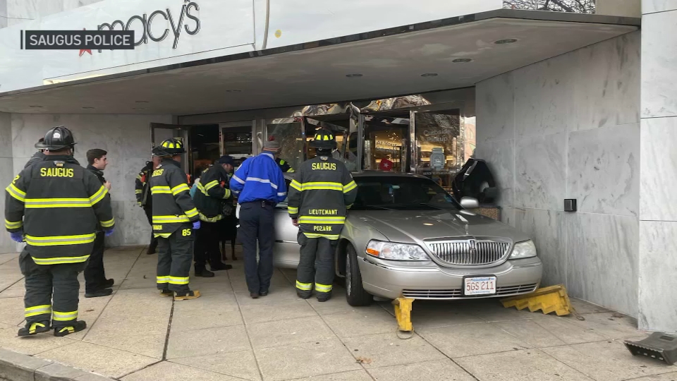 2 Vehicles Burned In Walmart Parking Lot In Saugus 