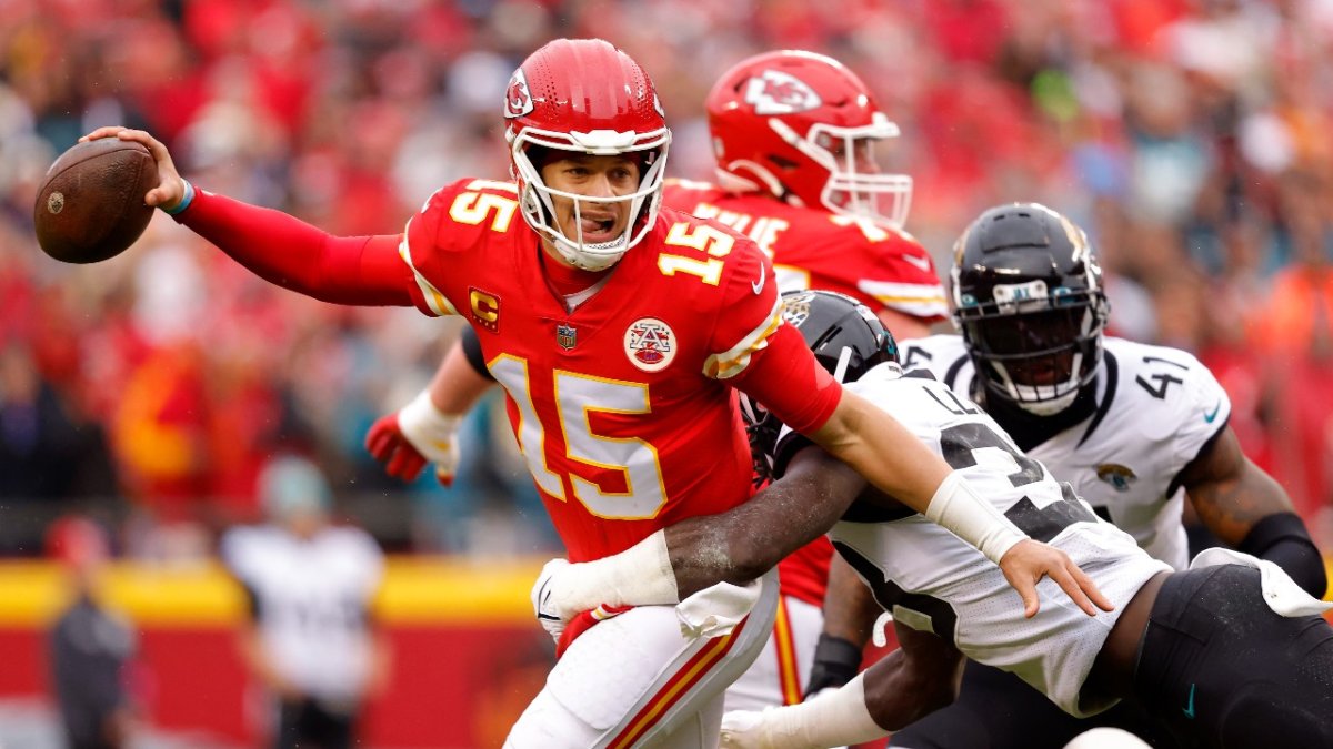 Chiefs' Mahomes hurts ankle, returns for 2nd half vs. Jags - Seattle Sports