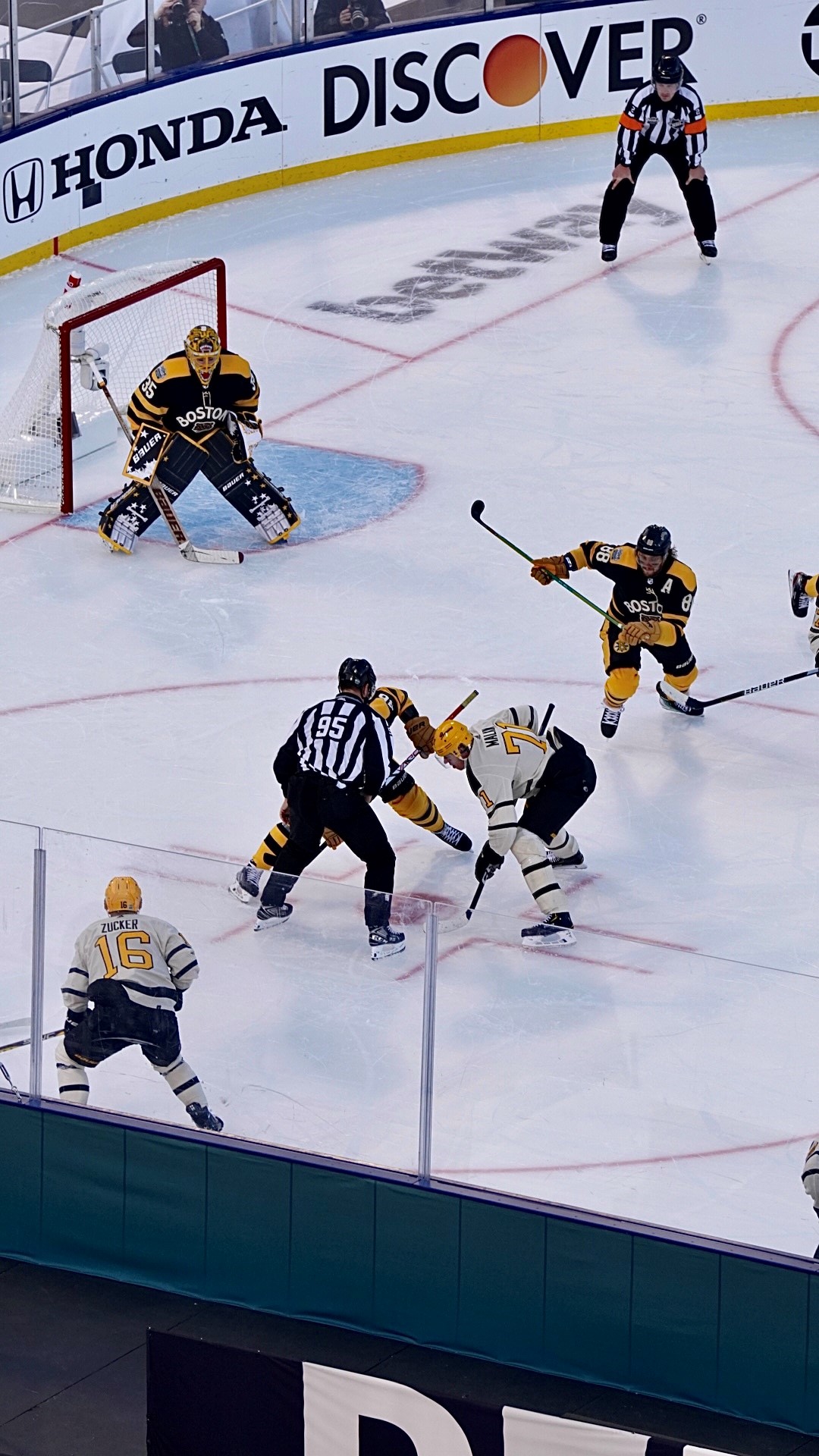 Winter Classic Public Skate: Bruins vs. Penguins - Stanley Cup of