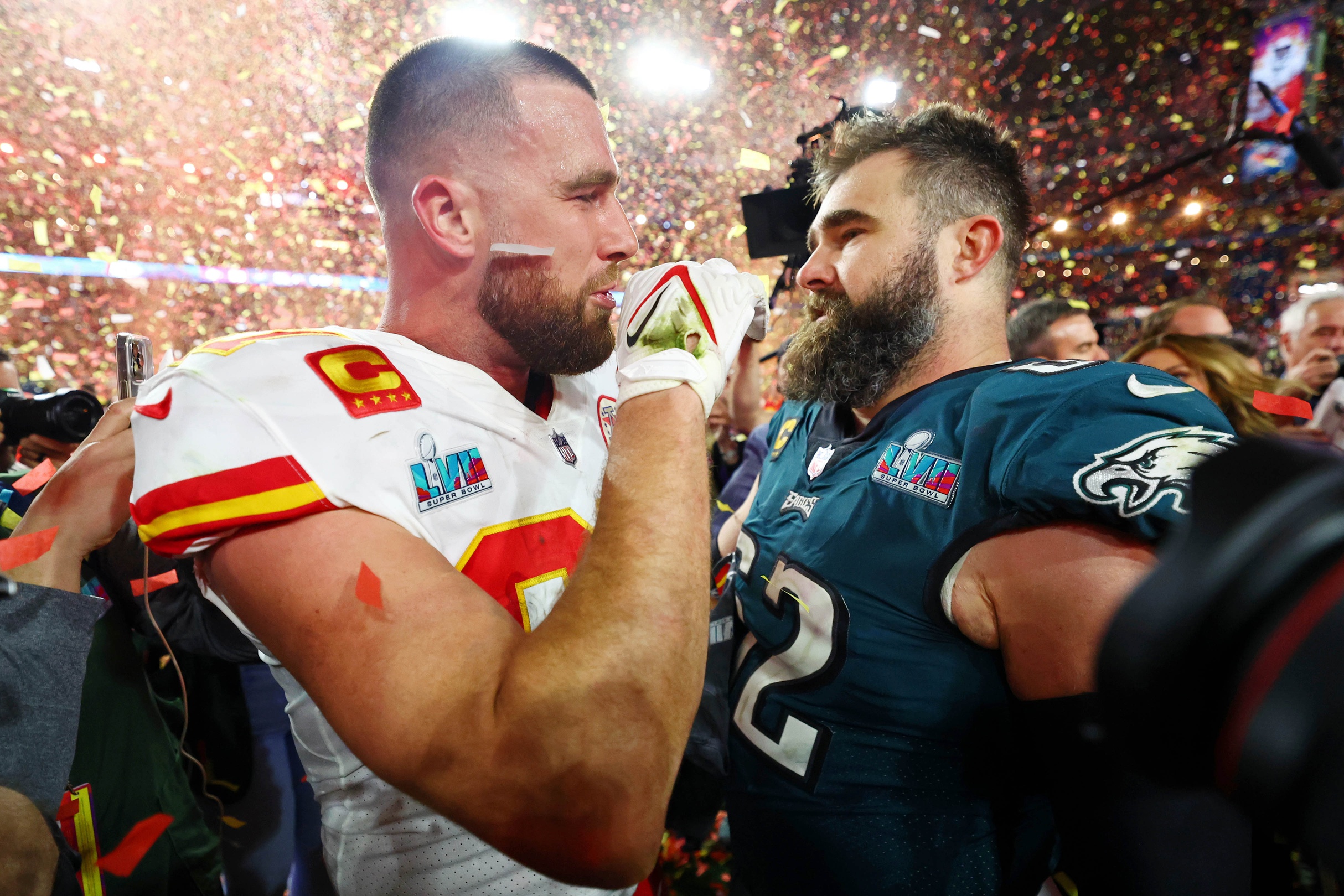 Super Bowl 2020: Eagles' Jason Kelce crashes Chiefs' Travis
