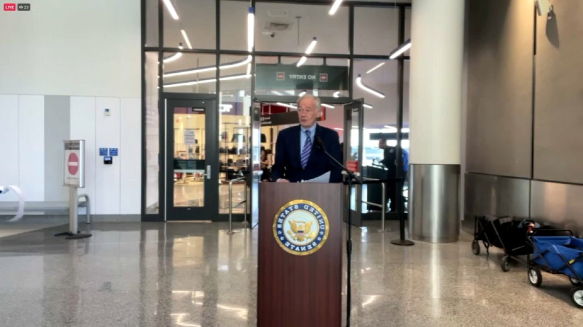 Sen. Markey Wants to See an End to 'Ridiculous' US Airline Fees – NBC Boston