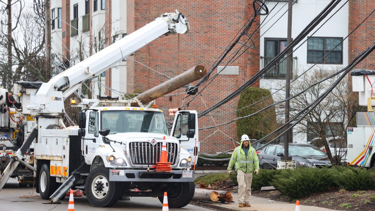 Movie Production Truck Tears Down Power Lines in Quincy MA – NBC Boston