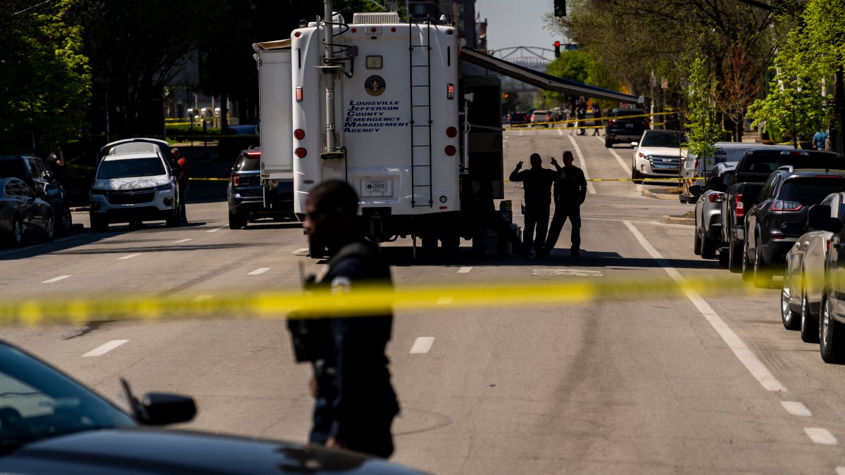 Bank Attack In Riverside Louisville Bank Attack: Employee Kills 5 – NBC Boston