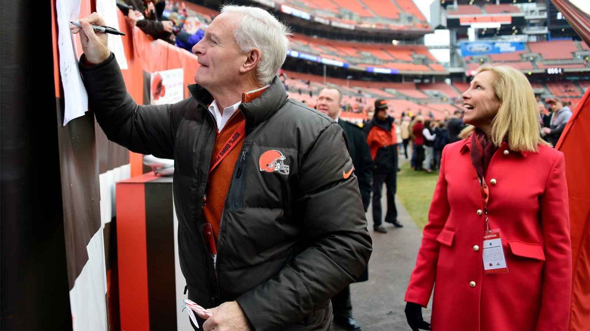 Browns Owners Agree to Buy Marc Lasry's Bucks Stake