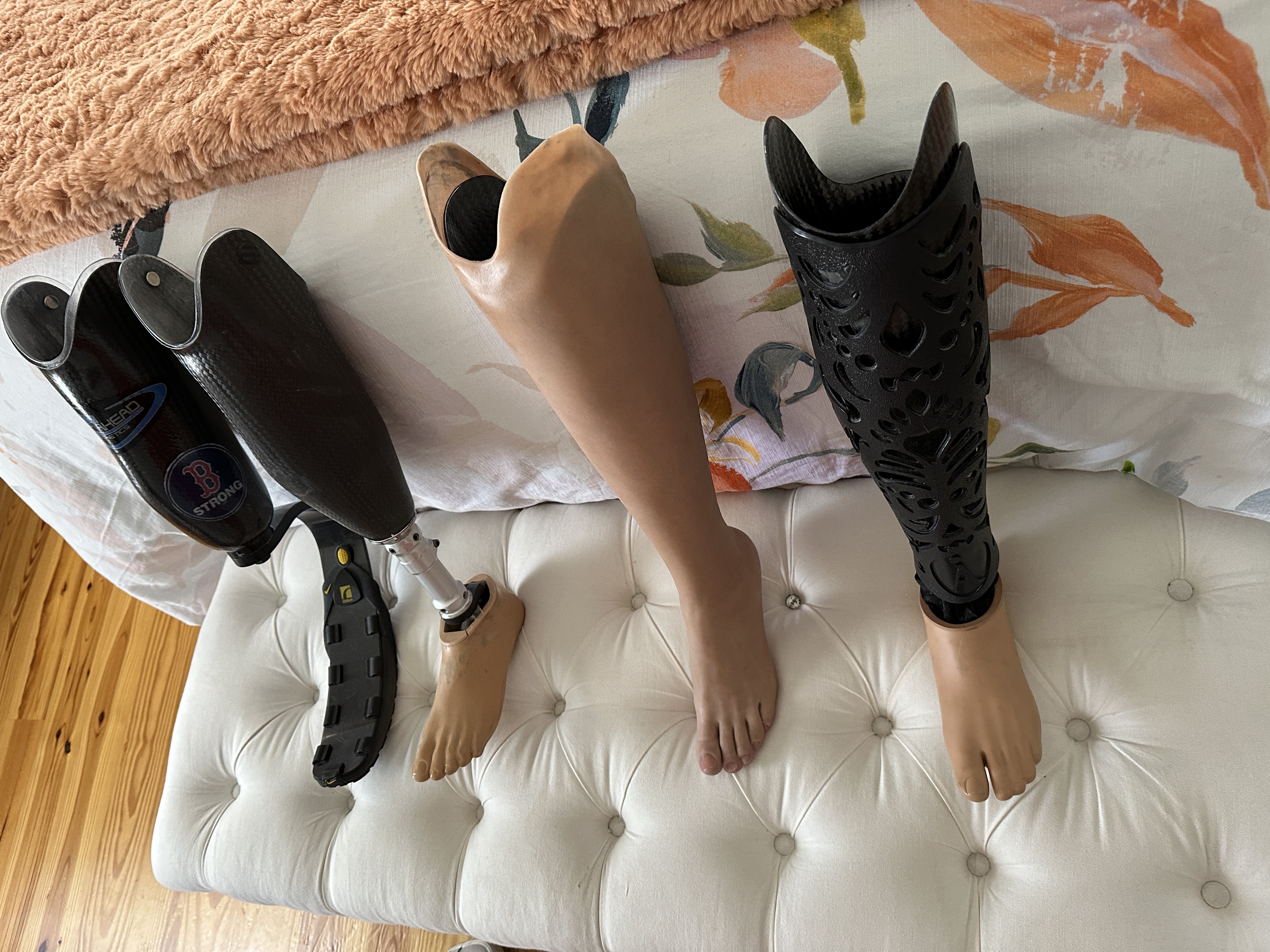 Boston Marathon victim donates prosthetic leg to amputee