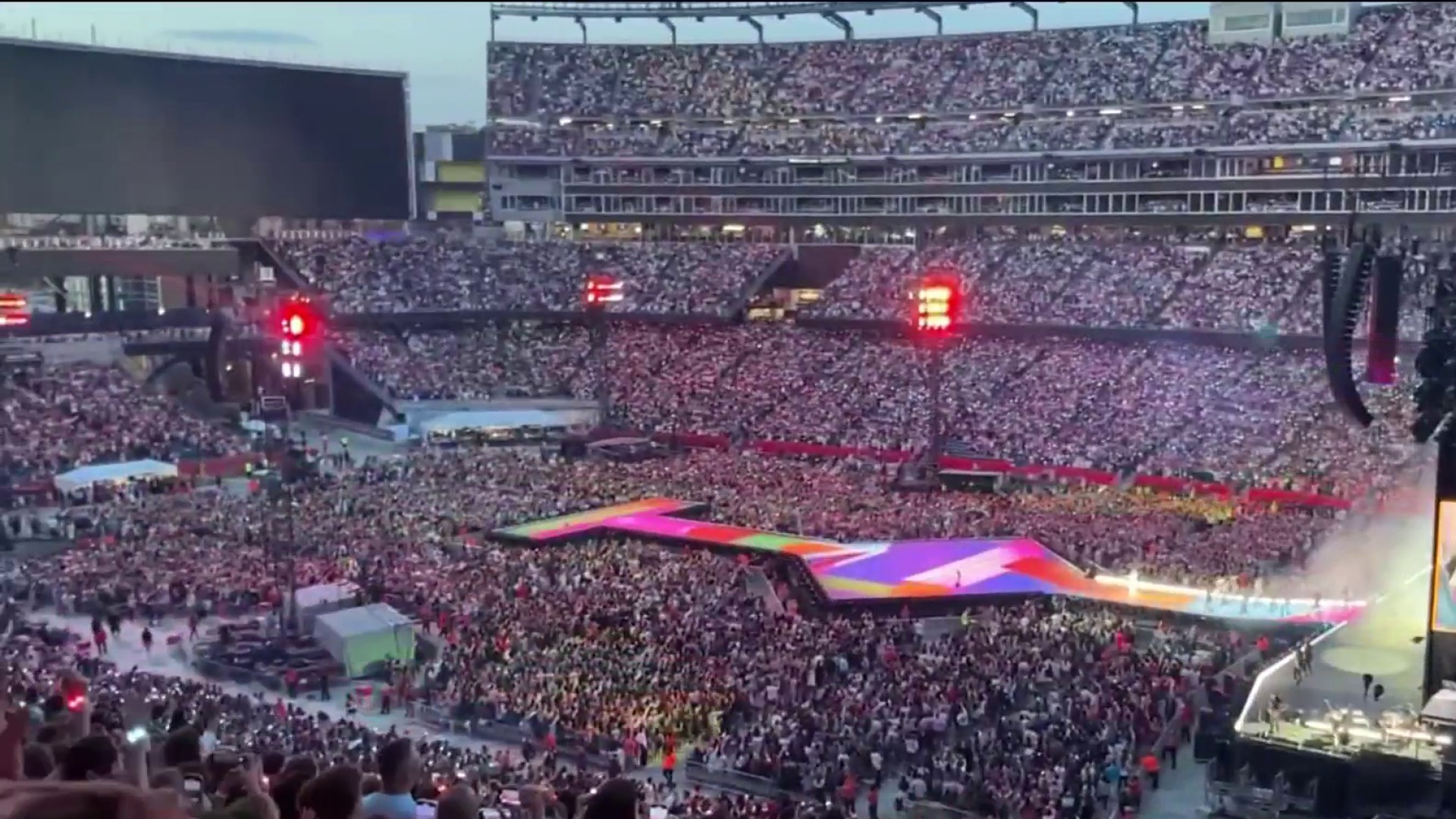 stadium concert crowd