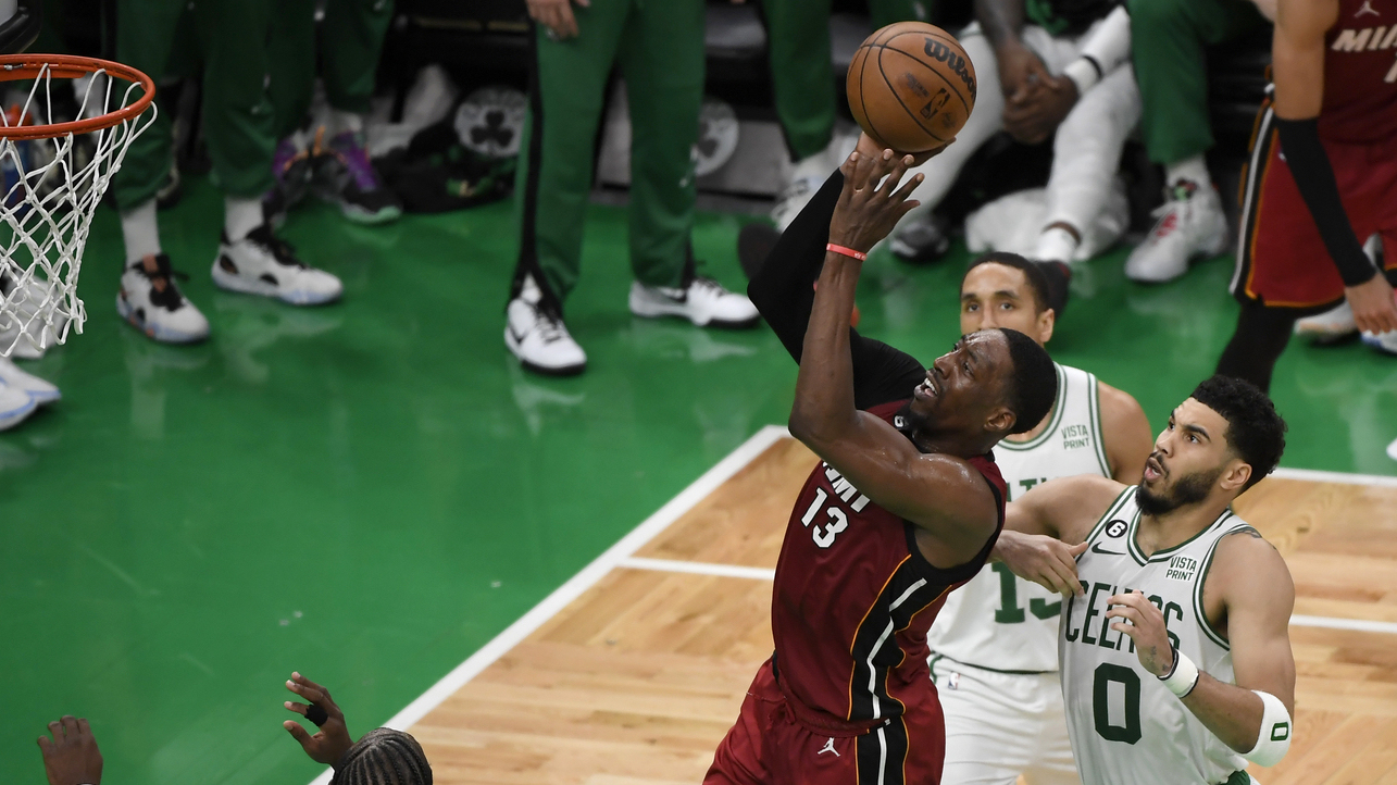Tatum, Celtics blow away Heat to square series at 2-2