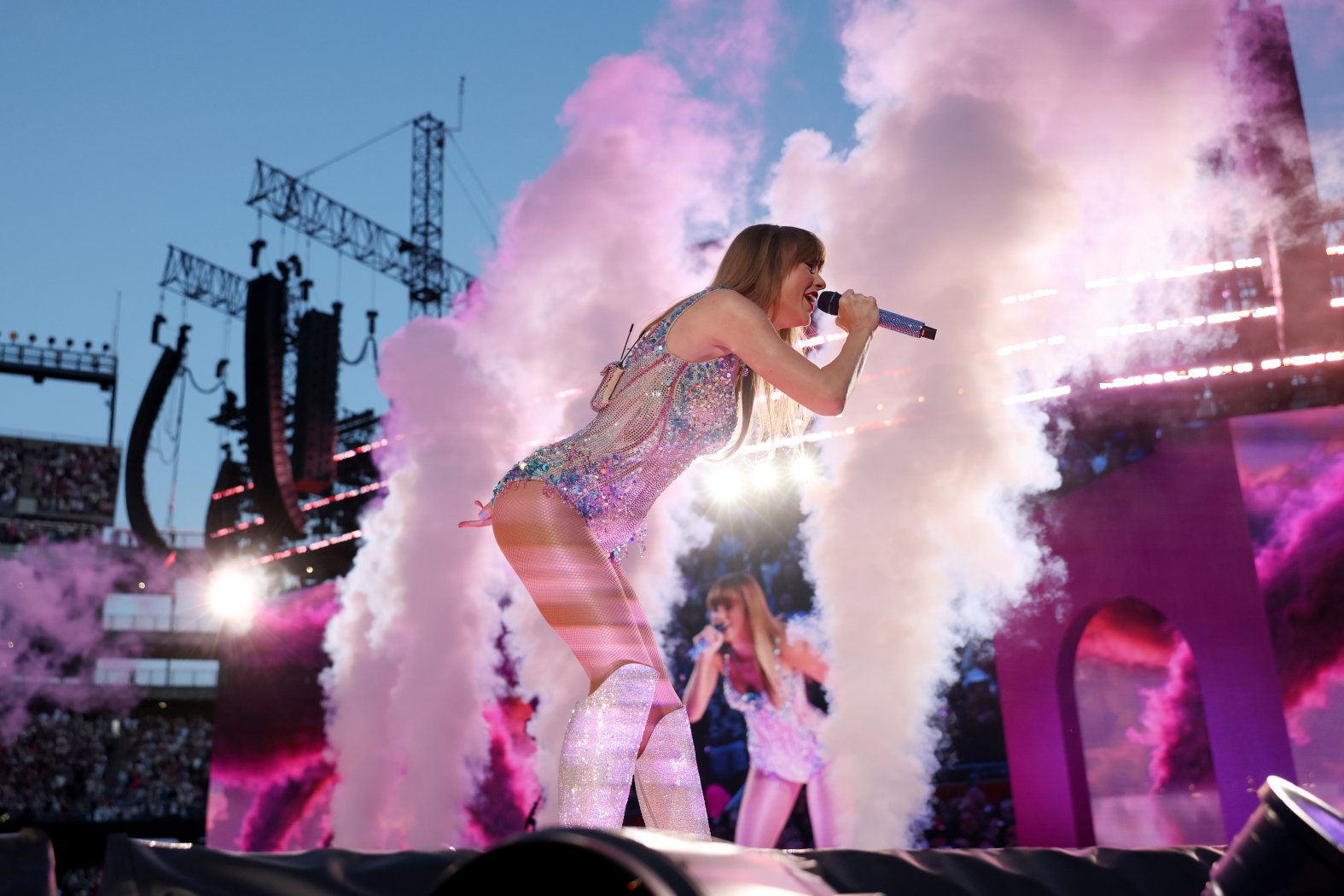 PHOTOS Taylor Swift’s Gillette Stadium Outfits NBC Boston