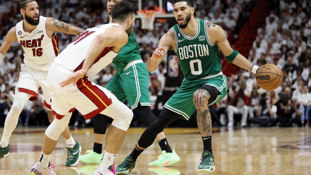 Jayson Tatum, Celtics stave off elimination, beat Heat in Game 4 – Orange  County Register