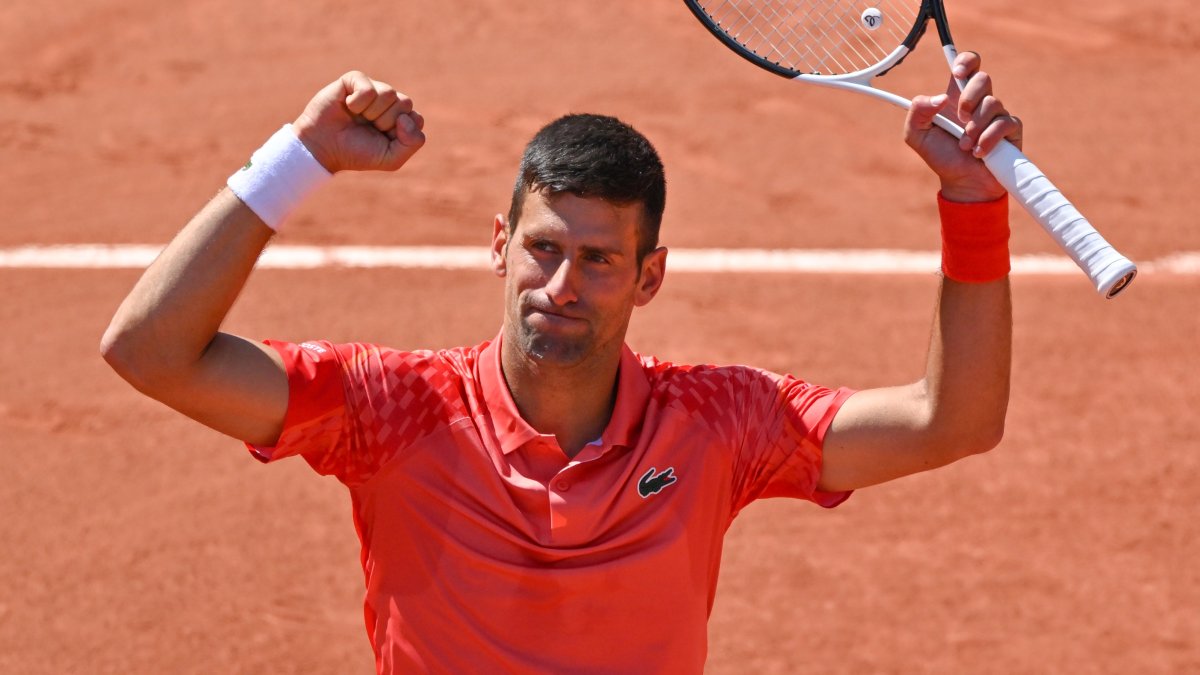 Novak Djokovic atteint le 17e quart de finale de Roland-Garros, brisant l’égalité avec Rafael Nadal – NBC Boston