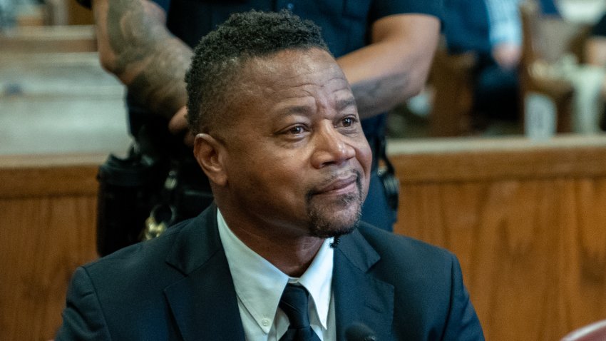 NEW YORK, NEW YORK – OCTOBER 13: Cuba Gooding Jr. Arrives at NYS Supreme Court for sentencing on October 13, 2022 in New York City. The Oscar-winning actor Cuba Gooding Jr., plead guilty to charges of forcible touching and sex abuse. The criminal charges Gooding plead guilty to were brought against him after a worker at a New York nightclub alleged he forcibly kissed her, while he also faced charges stemming from three other incidents in which he stood accused of forcible touching or abuse.