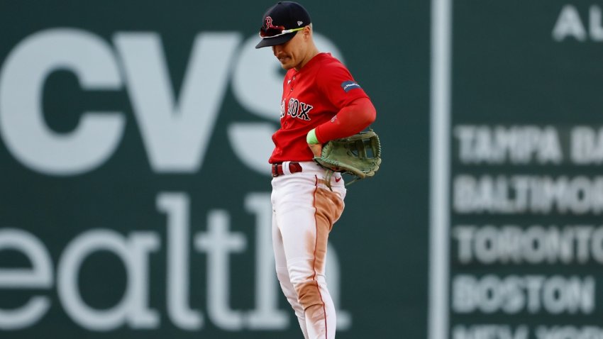 Red Sox Move Kike Hernandez Off Shortstop - MLB Trade Rumors