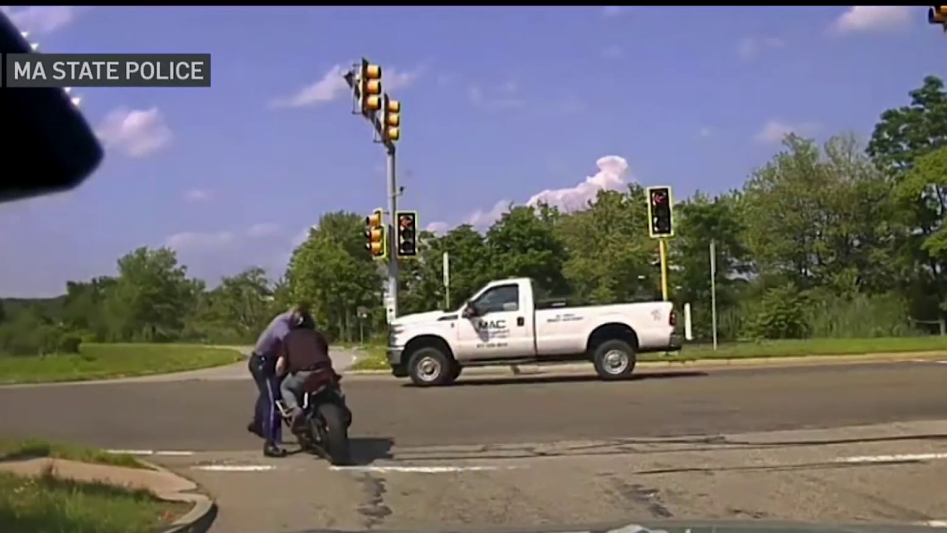 State trooper pulls over Lightning McQueen, Dinoco on Oregon highway