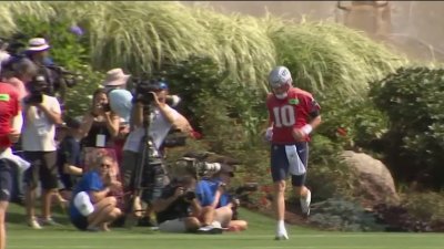 Patriots welcome fans to training camp