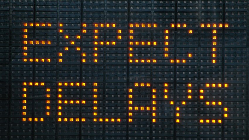 Urban traffic congestion sign saying Expect Delays
