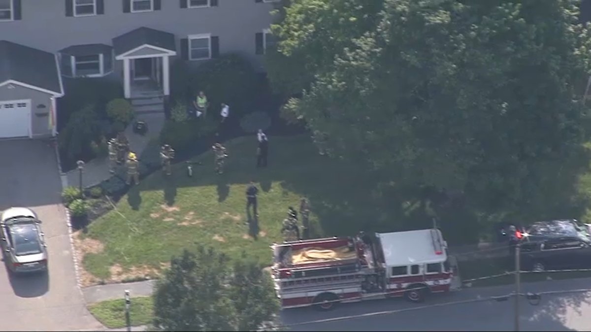 2 hurt in explosion in Westfield Dr. home in Holliston, MA police