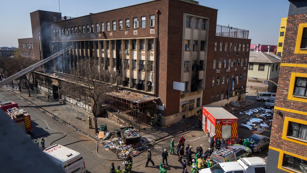 当局称，火灾造成南非最大城市至少38人死亡