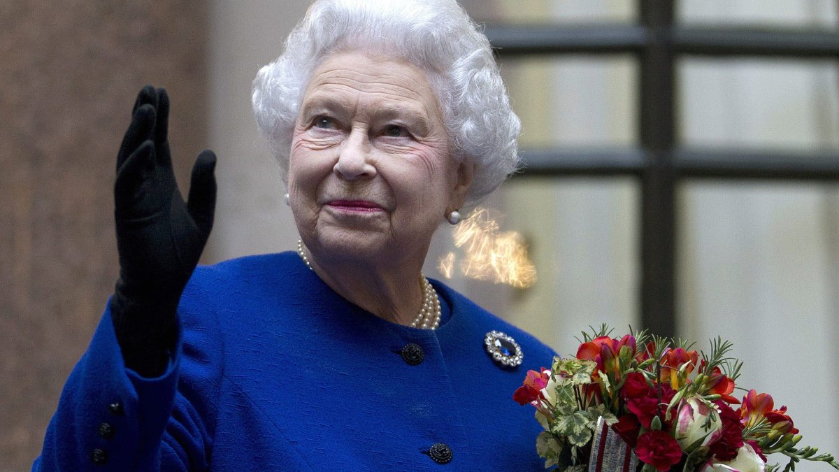 Britain to unveil plans for Queen Elizabeth II memorial in 2026 to mark