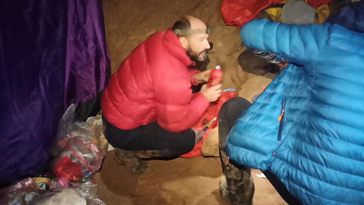 Amerikalı bir araştırmacının kurtarılması bir Türk mağarasında 3000 feet derinlikte başlıyor – NBC Boston