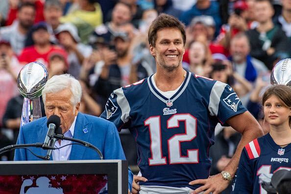 Tom Brady confirms he'll accept Kraft's offer and return to New England  Patriots