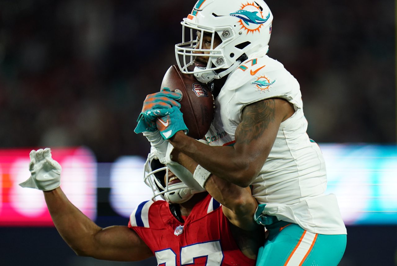 Patriots' Marte Mapu fined for illegal hit on Dolphins WR Jaylen Waddle –  NBC Sports Boston