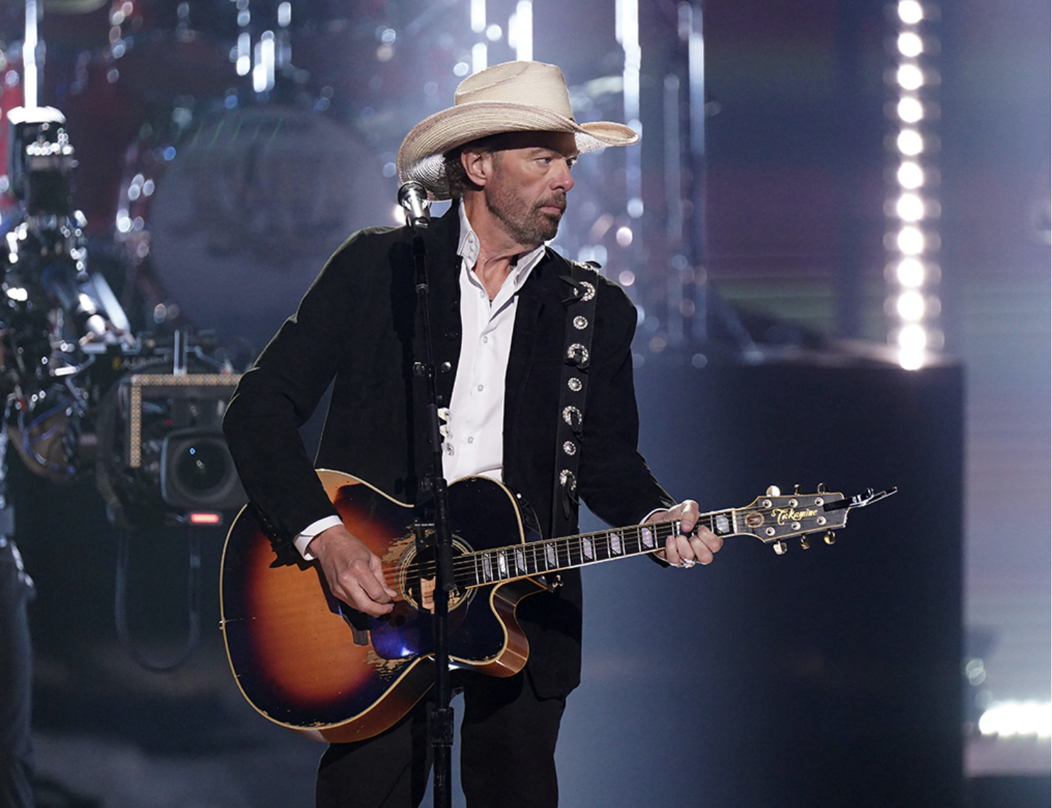 People’s Choice Country Awards 2023 Toby Keith delivers emotional
