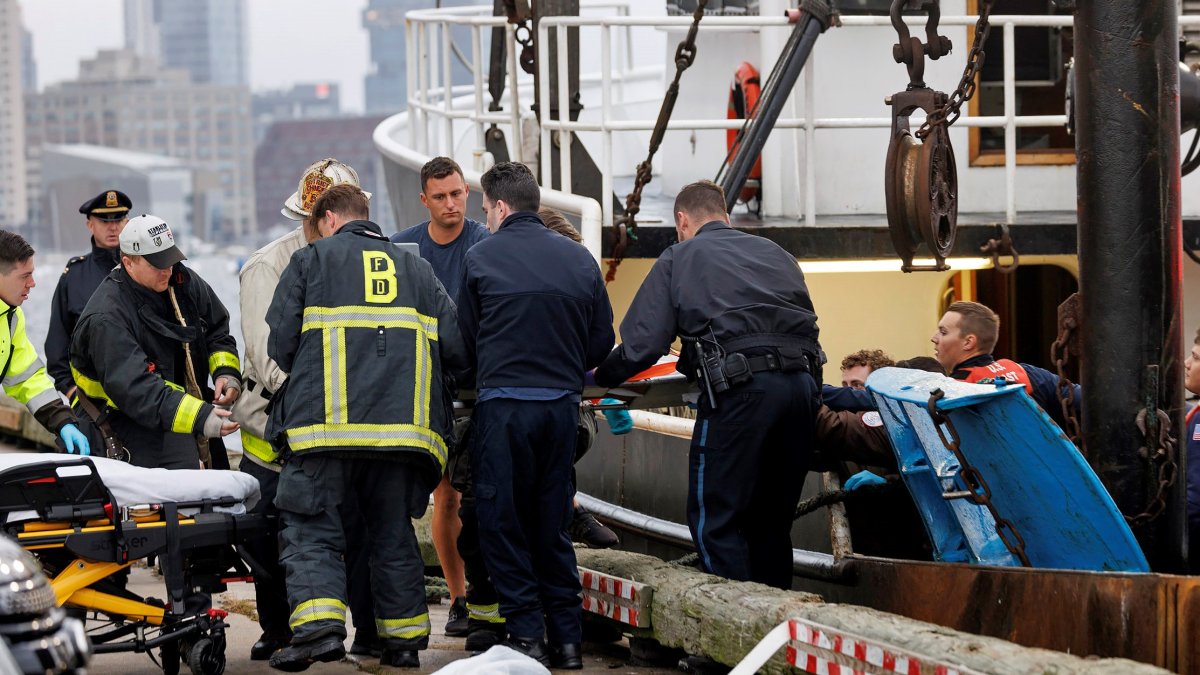 渔民称在波士顿海岸附近的海洋中发现了从油轮上掉落的男子