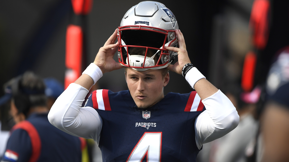 Patriots pull QB Mac Jones after 2 turnovers lead directly to