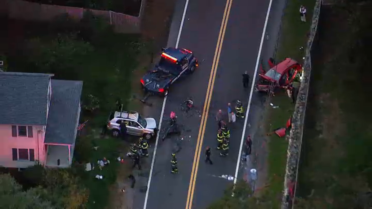 两人被送往波士顿医院，另有三人受伤，其中包括一名13岁的儿童，在伊普斯维奇车祸中受伤