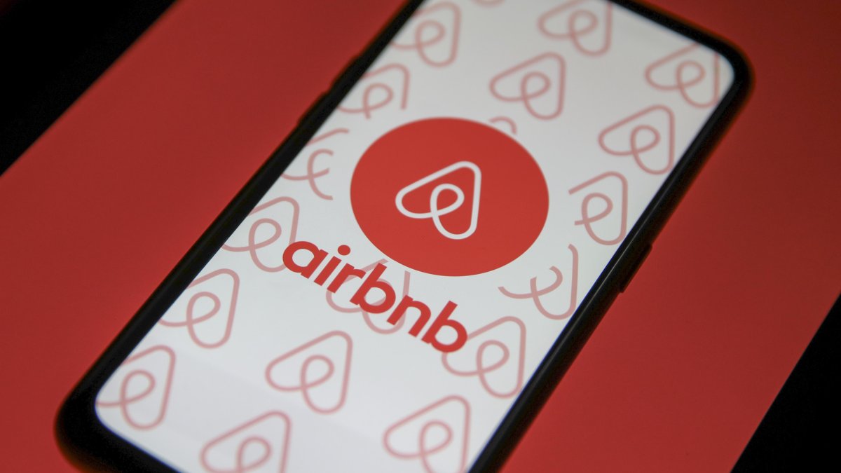 Airbnb doesn’t require carbon monoxide detectors as deaths increase