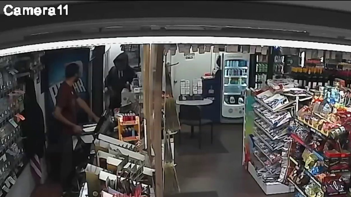 Tewksbury Police investigate armed robbery at convenience store