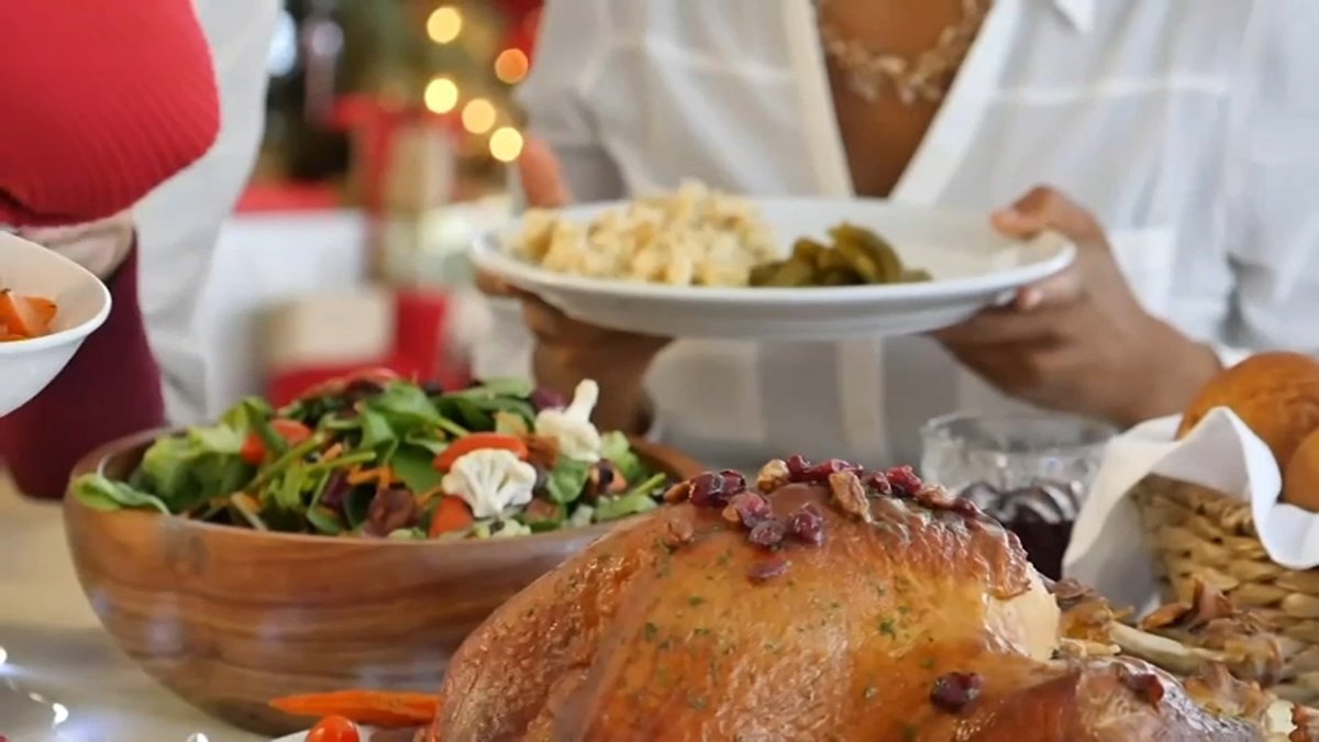 Tips to survive controversial conversations at Thanksgiving dinner