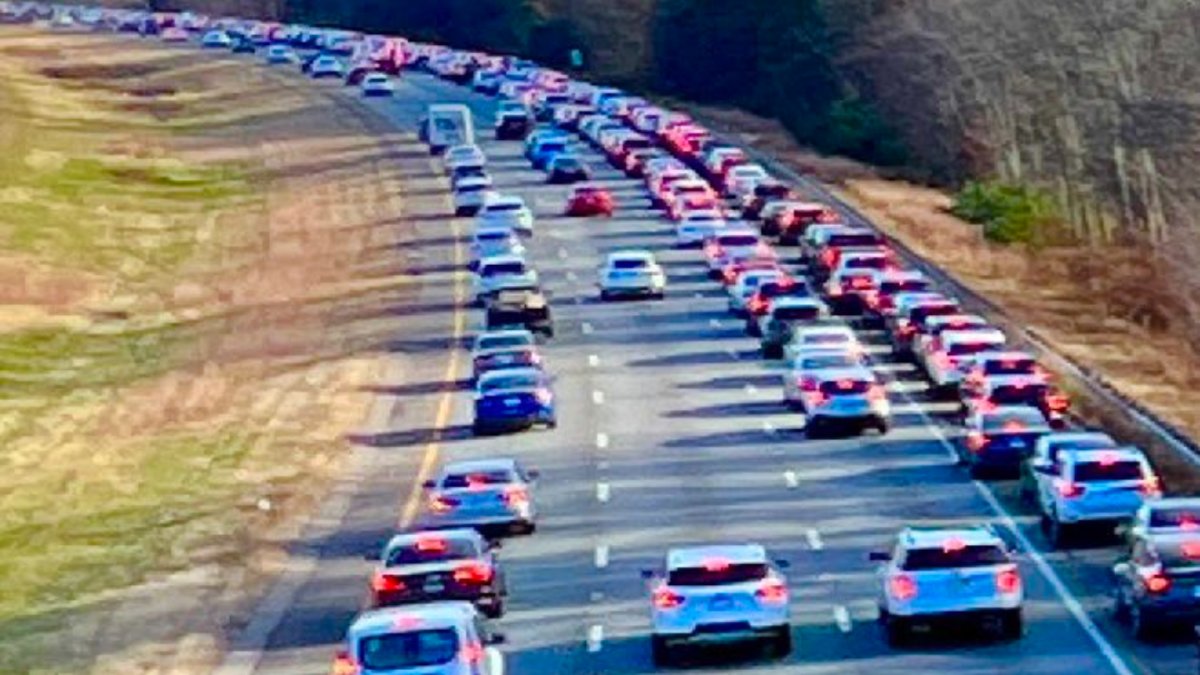 Police chief warns of 3+ hour backups, urges shoppers to avoid Wrentham Outlets