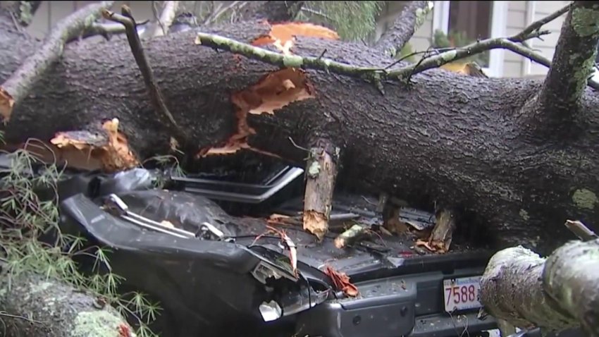 Storm causes damage, leaves thousands without power in Mass.