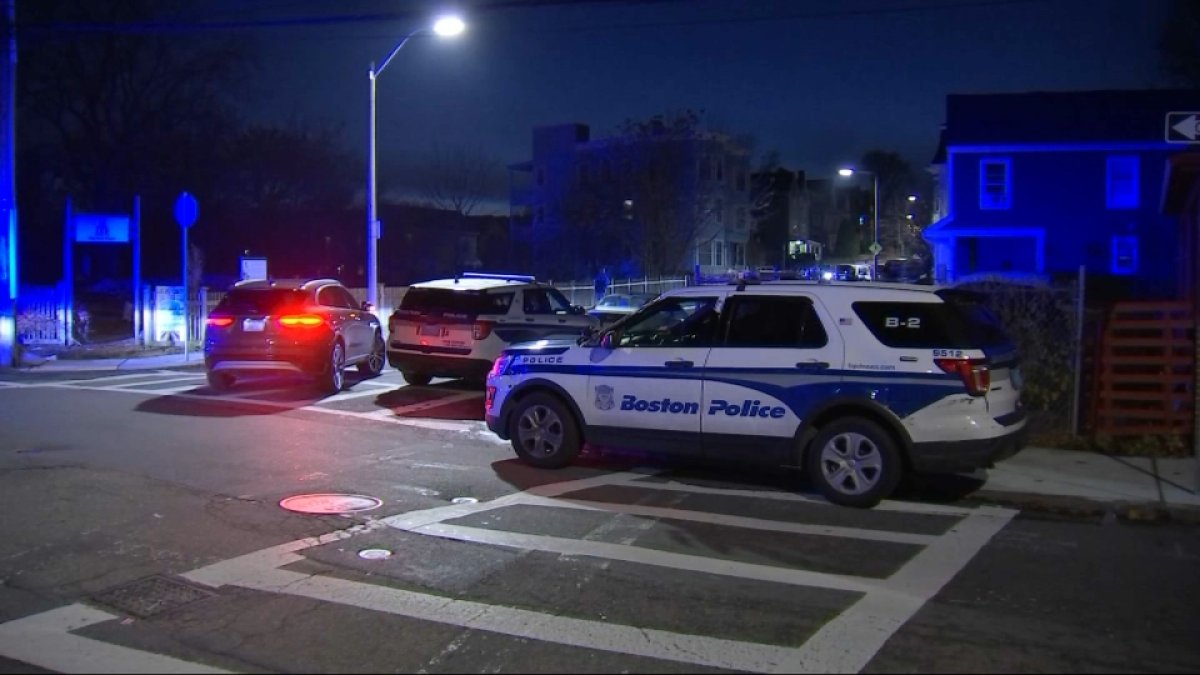 警方调查波士顿枪击事件报告