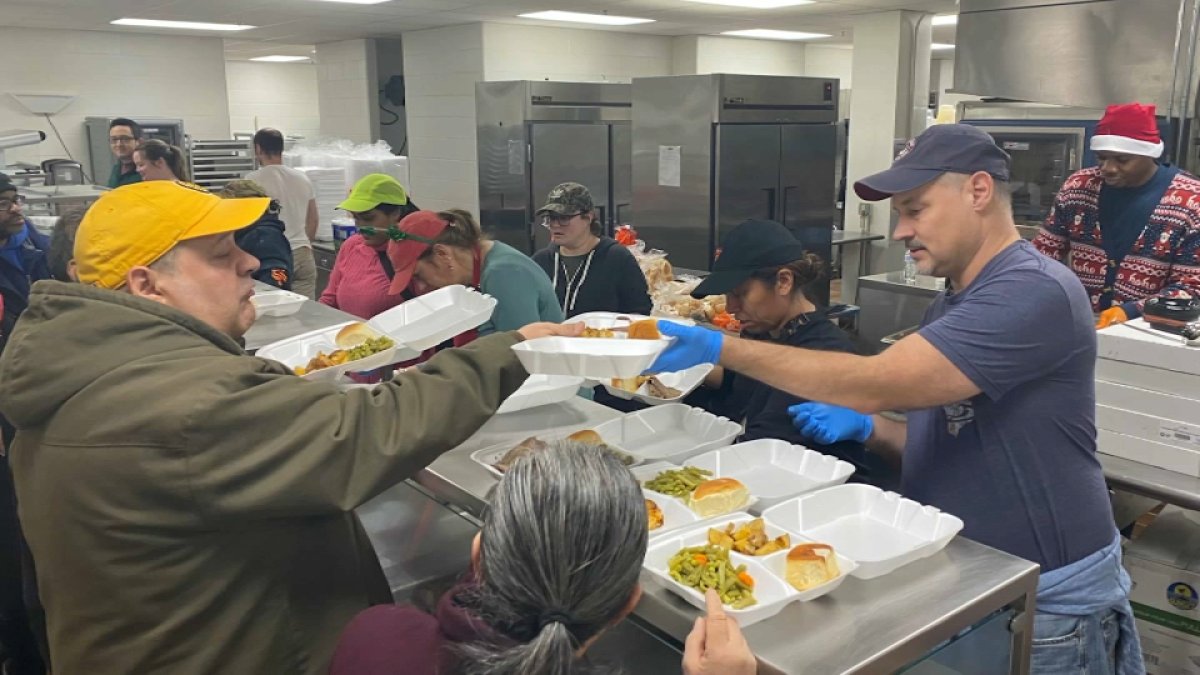 Distribution de repas de Noël à Malden, Massachusetts Un événement