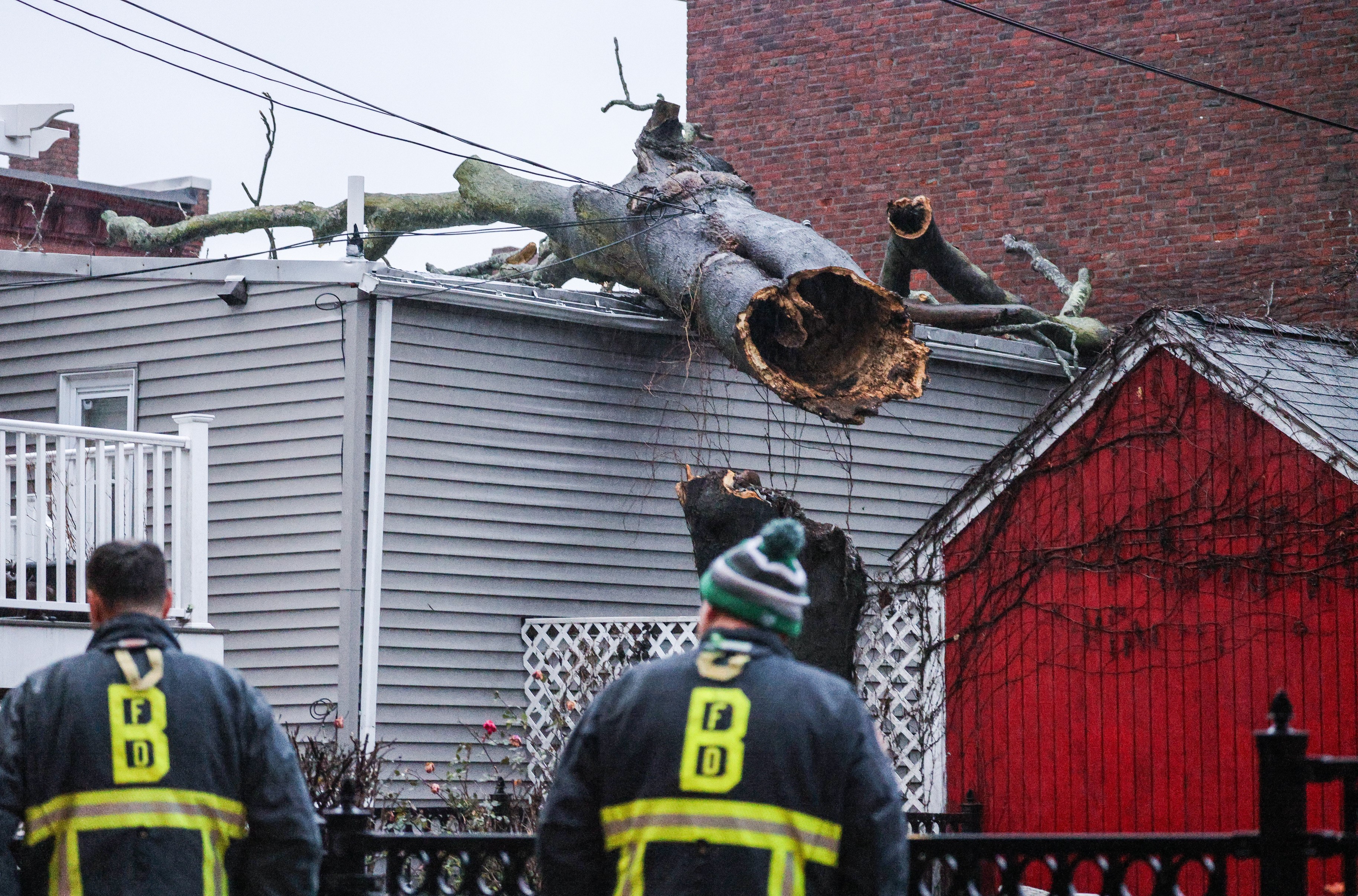 Storm In MA Causing Damage, Flooding, Traffic Issues – NBC Boston