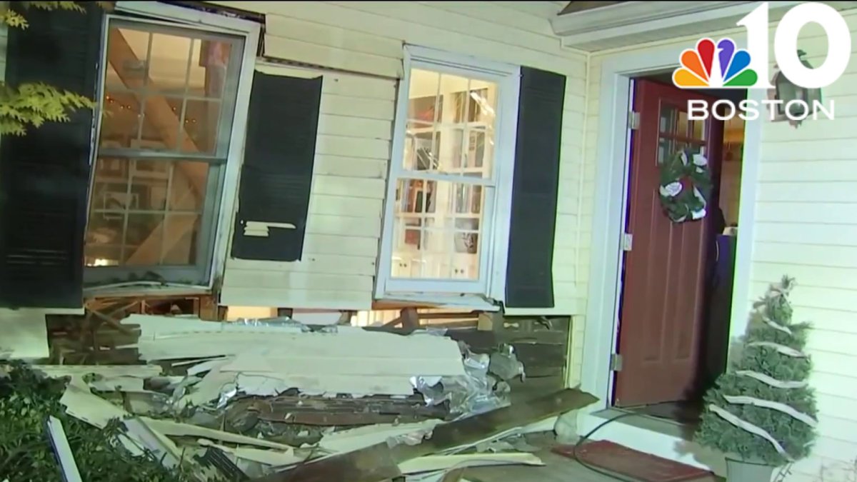 Arrest made after alleged drunk driver crashes into 2 homes in ...