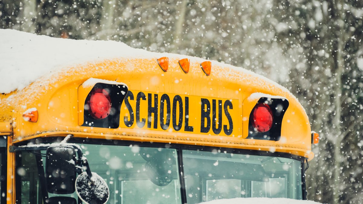 波士顿和塞勒姆等马萨诸塞州学校将在周二因大雪而关闭