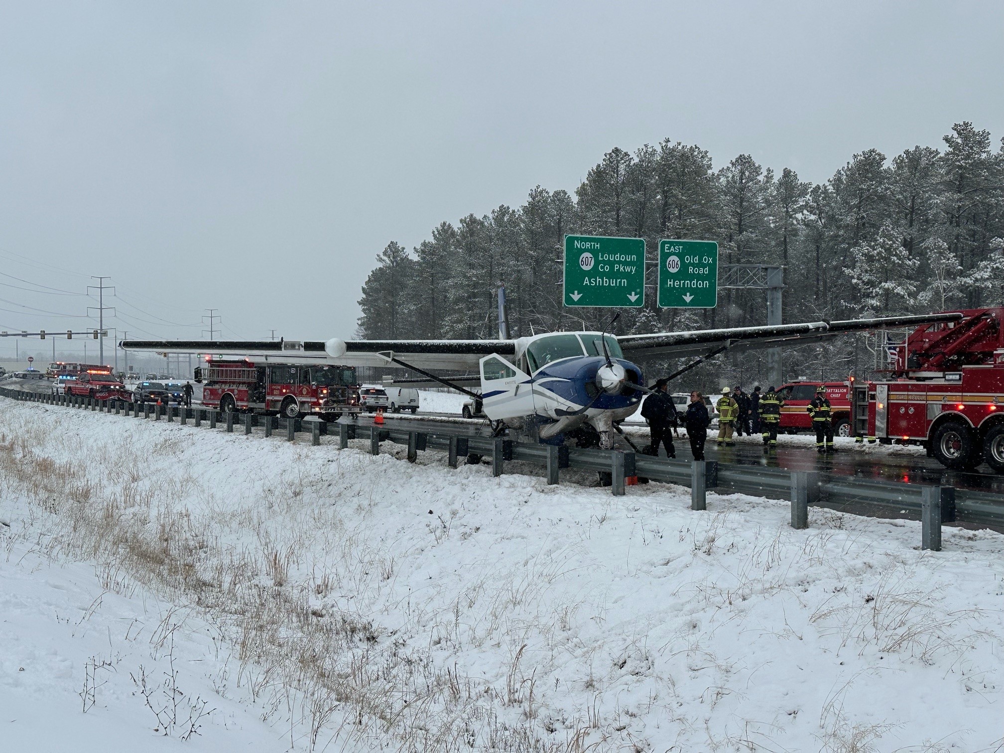 Small Plane Makes Emergency Landing On Loudoun County Parkway – NBC Boston